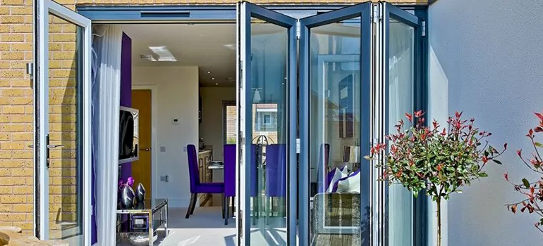 Commercial Door Glass Repair in Pinellas Park, FL